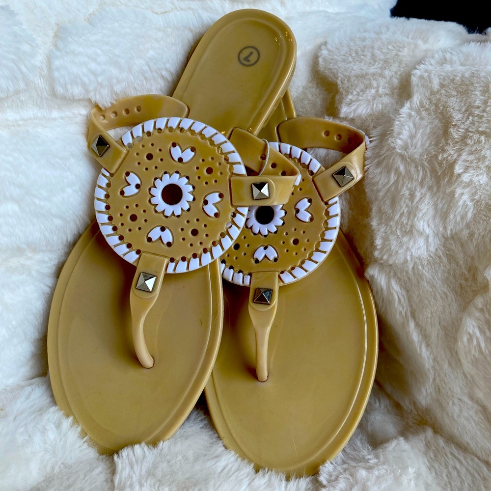 Jelly Flip Flop Sandals Beige White Medallion Studded Straps Size 7